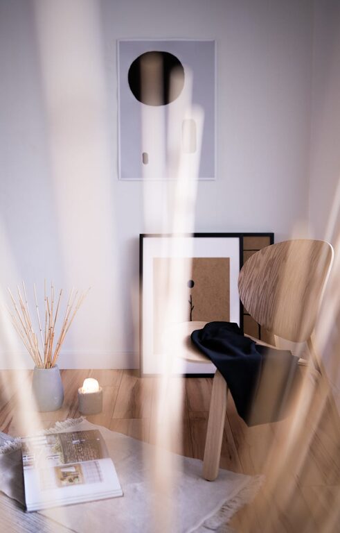 Creating a Relaxing Home with Natural Materials and Soft Lighting