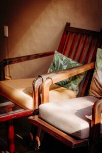 Simple Tips for Creating a Cosy and Inviting Living Room Space at Home